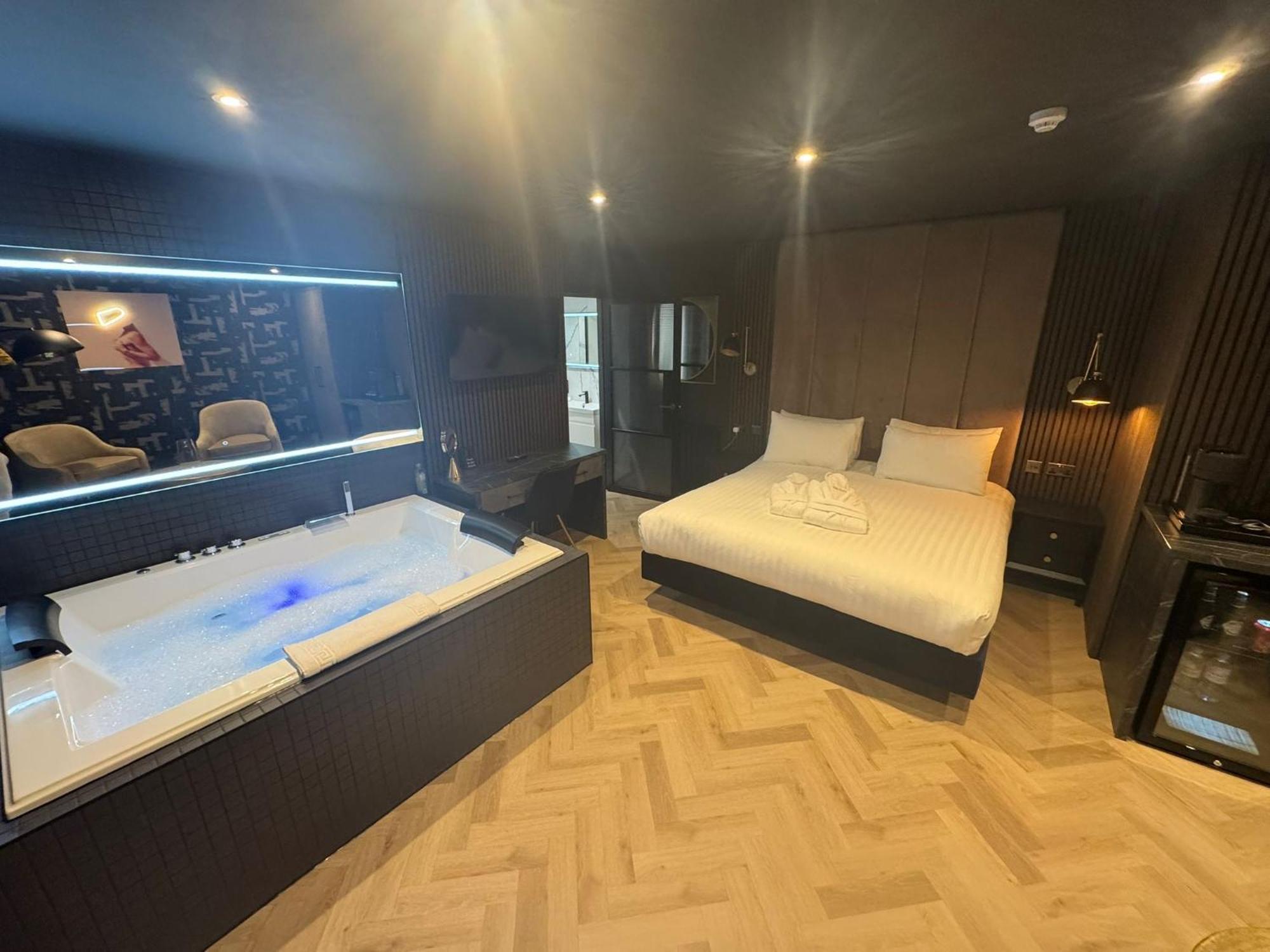 Secret Suites Lancaster Exterior foto